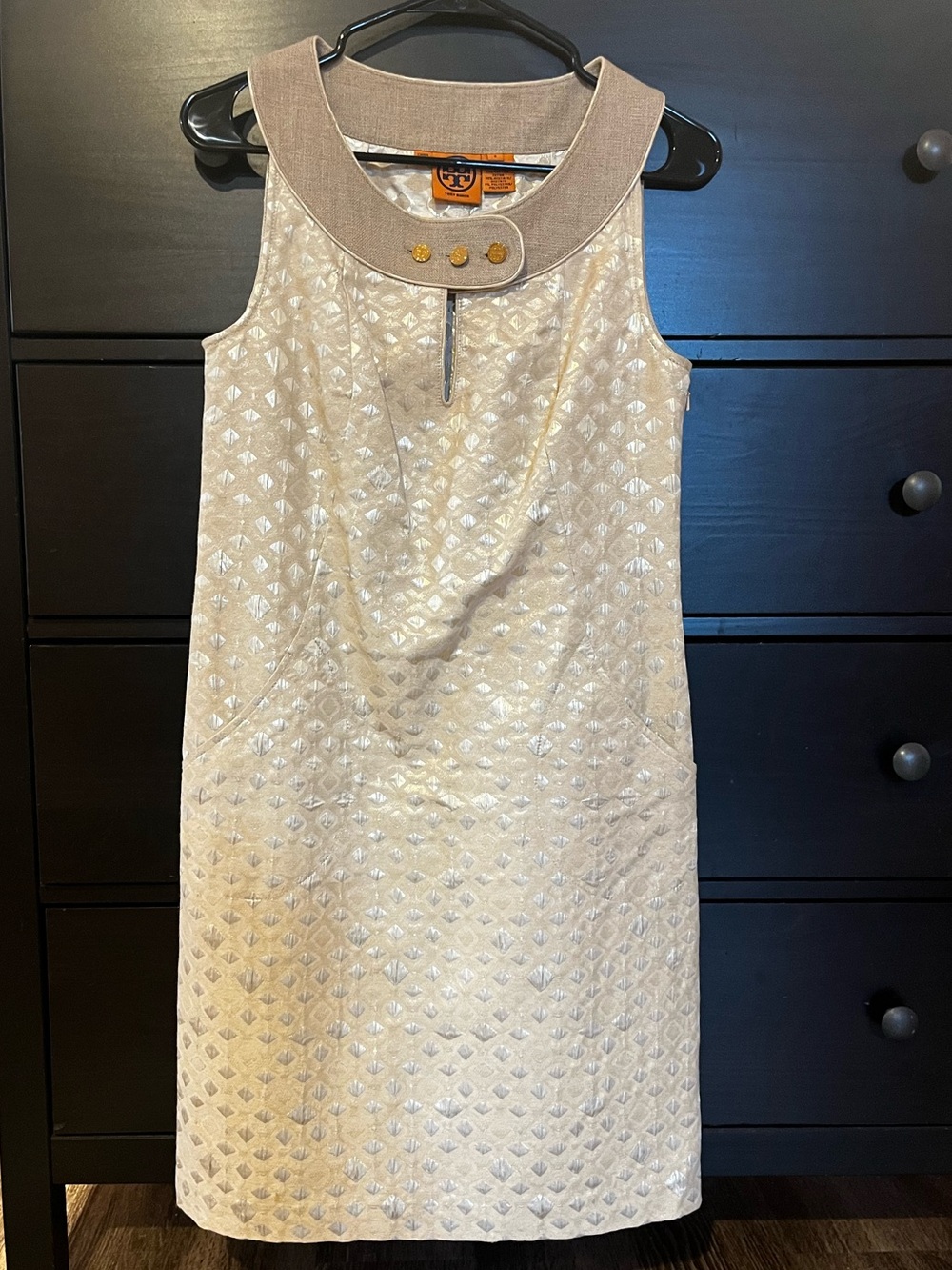 Tory Burch Cream Textured Sleeveless Shift Dress with Tan Collar